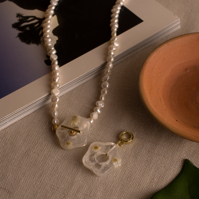 Bethany Dried Flower Pearl Choker