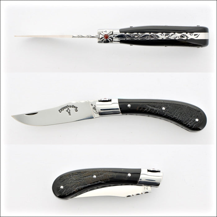 Capuchadou 10 cm Guilloche Folding Knife. Side view of the open knife with buffalo bark handle. Handcrafted details, 100% Made in France.