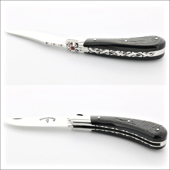 Capuchadou 10 cm Guilloche Folding Knife, close-up of buffalo bark handle. Handcrafted details, 100% Made in France.