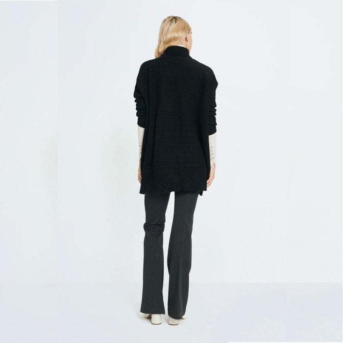 IZZY Turtleneck Sweater